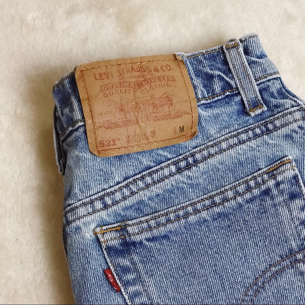 Vintage Levi’s 521 Cutoff Shorts H04